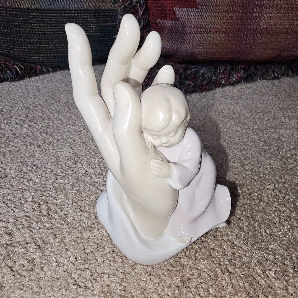 Vtg Roman, Inc The Valencia Collection Girl Sleeping in Palm - Palm Of My Hand